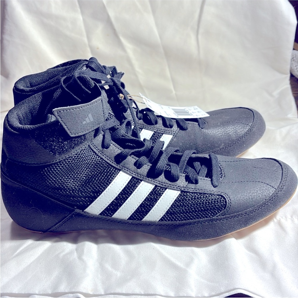 adidas men’s Aq3325‎ Wrestling Shoes, Black size 11 NWT